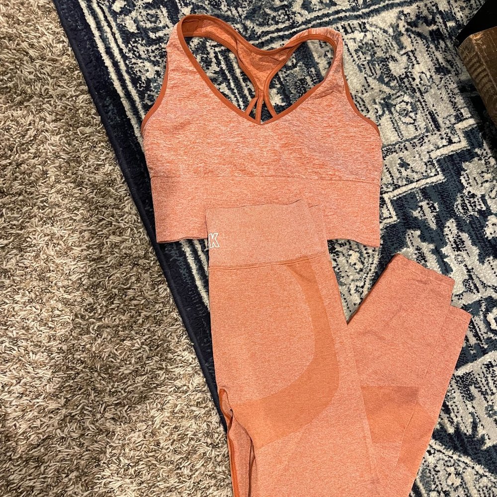 VS Pink - Seamless Bra + Tight Set, Size M